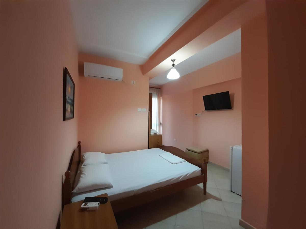 Hotel Rossi Vlorë Exterior foto